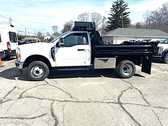 2023 FORD F350 DUMP