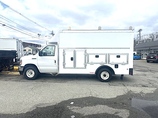 2025 FORD E350 UTILITY.