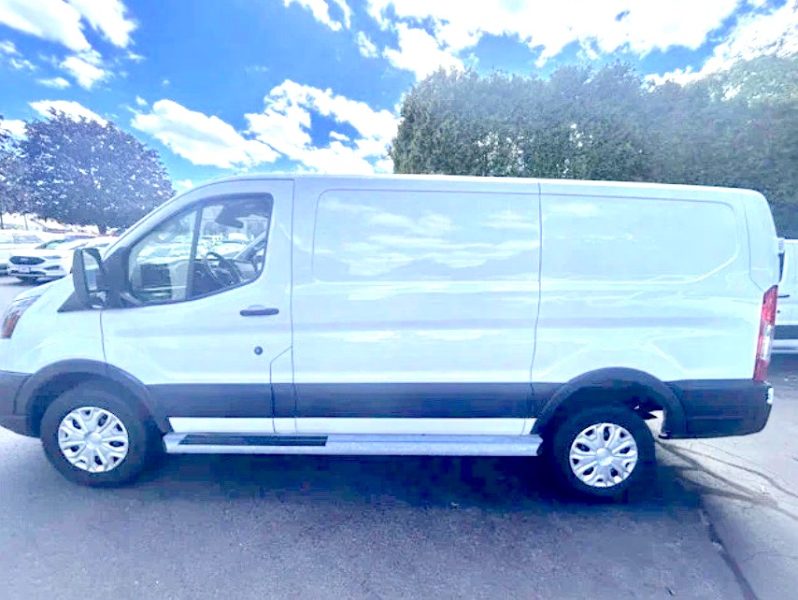 2023 FORD T250 CARGO VAN