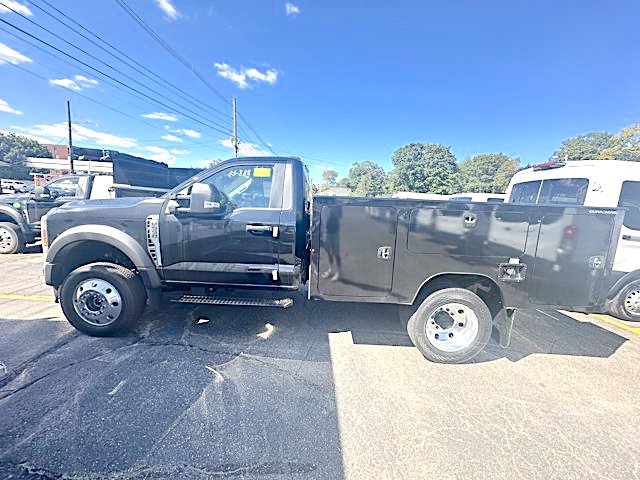 2025 F550 UTILITY