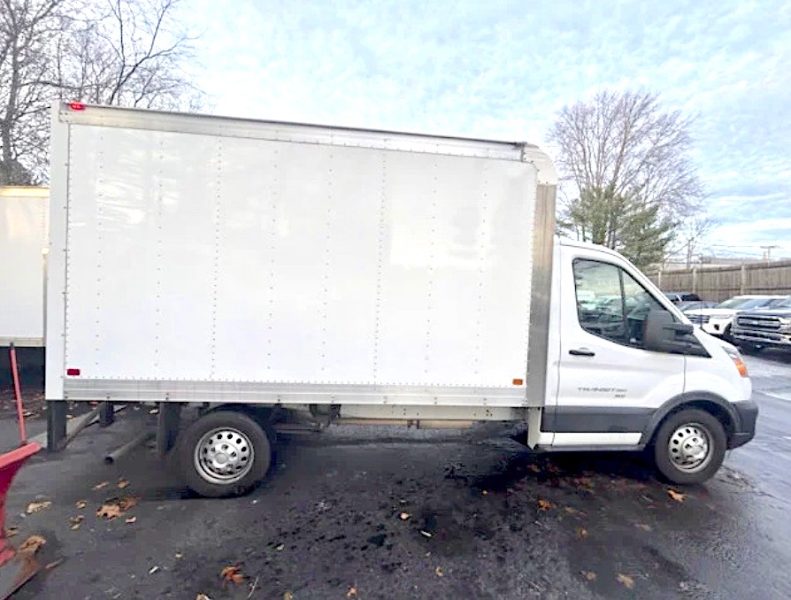 2022 FORD T350 HI CUBE