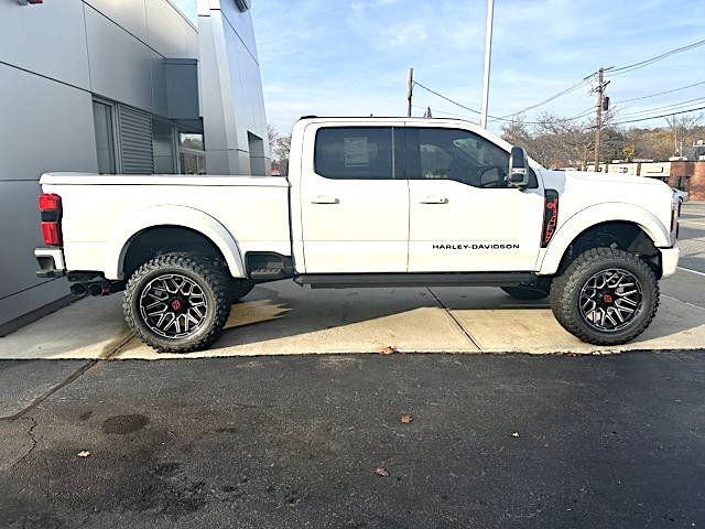 2024 FORD F250 HARLEY DAVIDSON LARIAT
