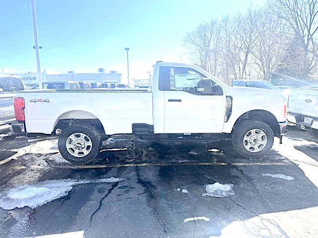 2025 FORD F350 XLT PICK UP