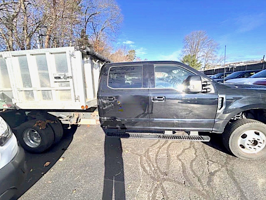 2022 FORD F350 CREW LANDSCAPER 2022 FORD F350 CREW LANDSCAPER