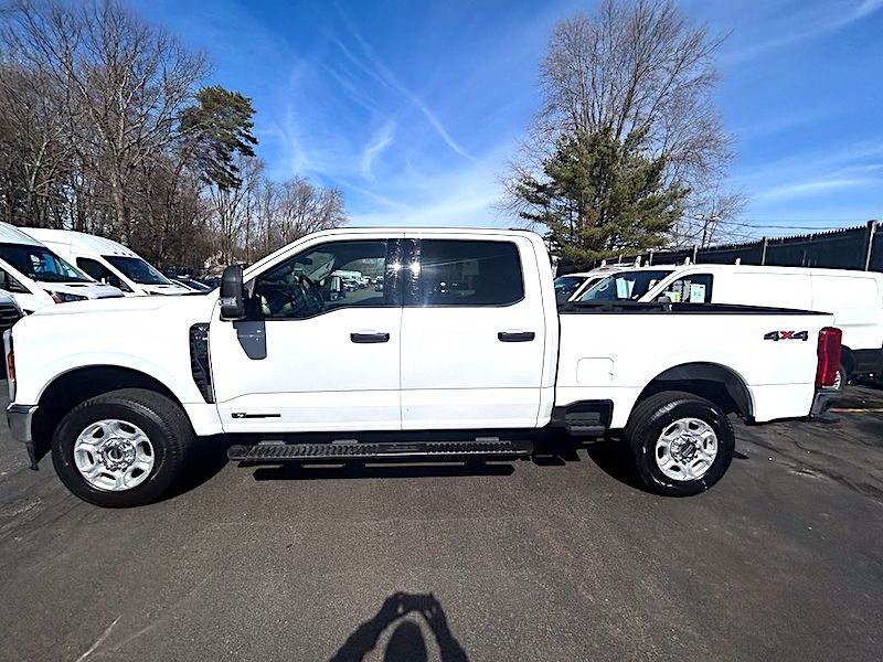 2025 FORD F250 XLT CREW CAB