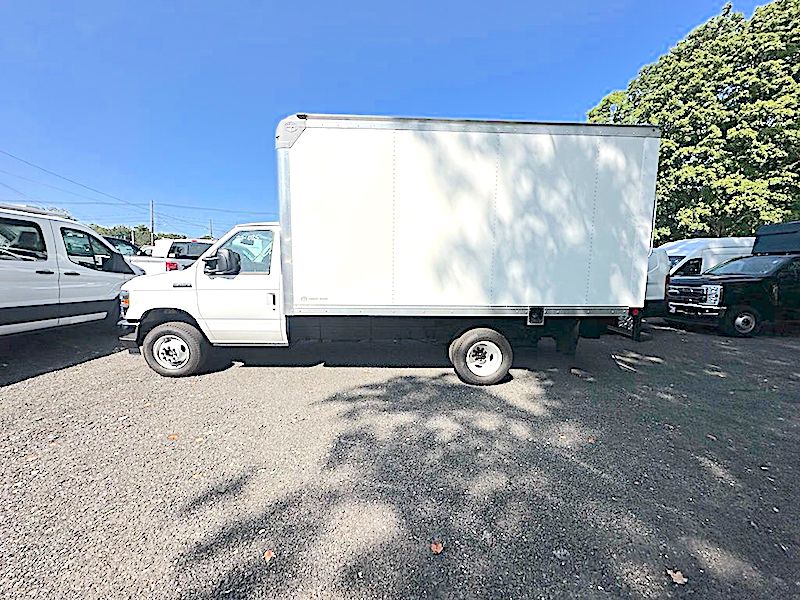 2027 E450 FREIGHT HAULER.